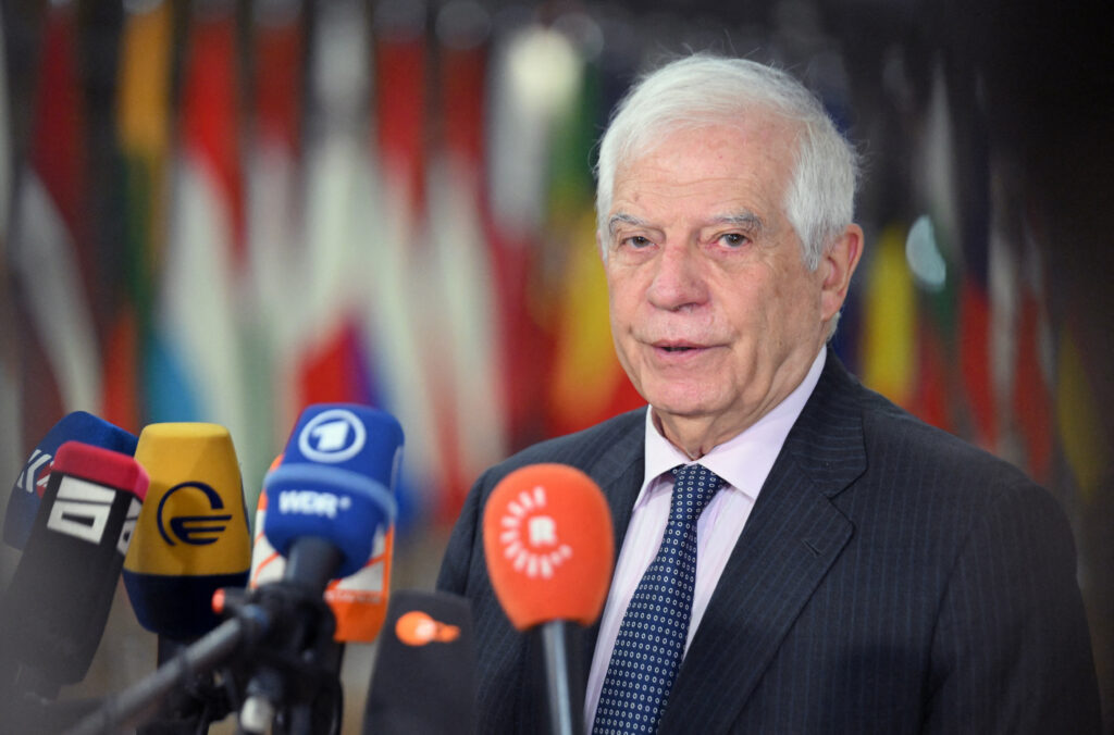 Fost înalt diplomat: UE își pierde credibilitatea pentru că nu îi ține piept lui Trump