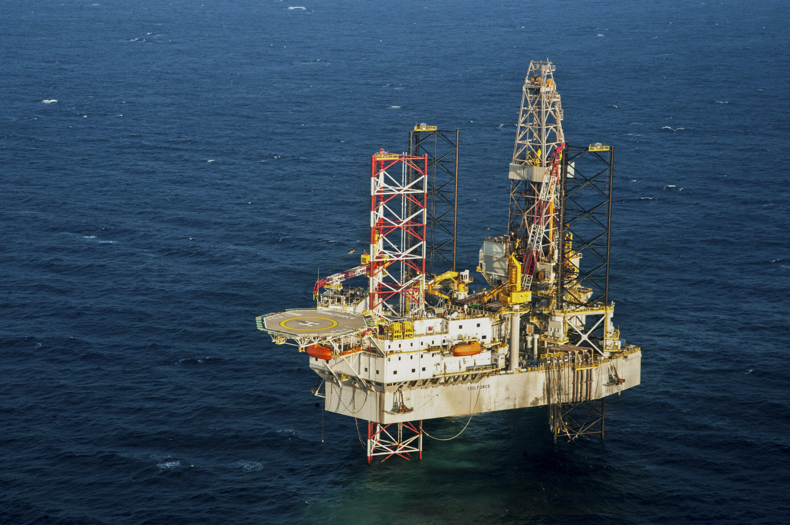 Bursele cresc, petrolul scade în criza din Orientul Mijlociu