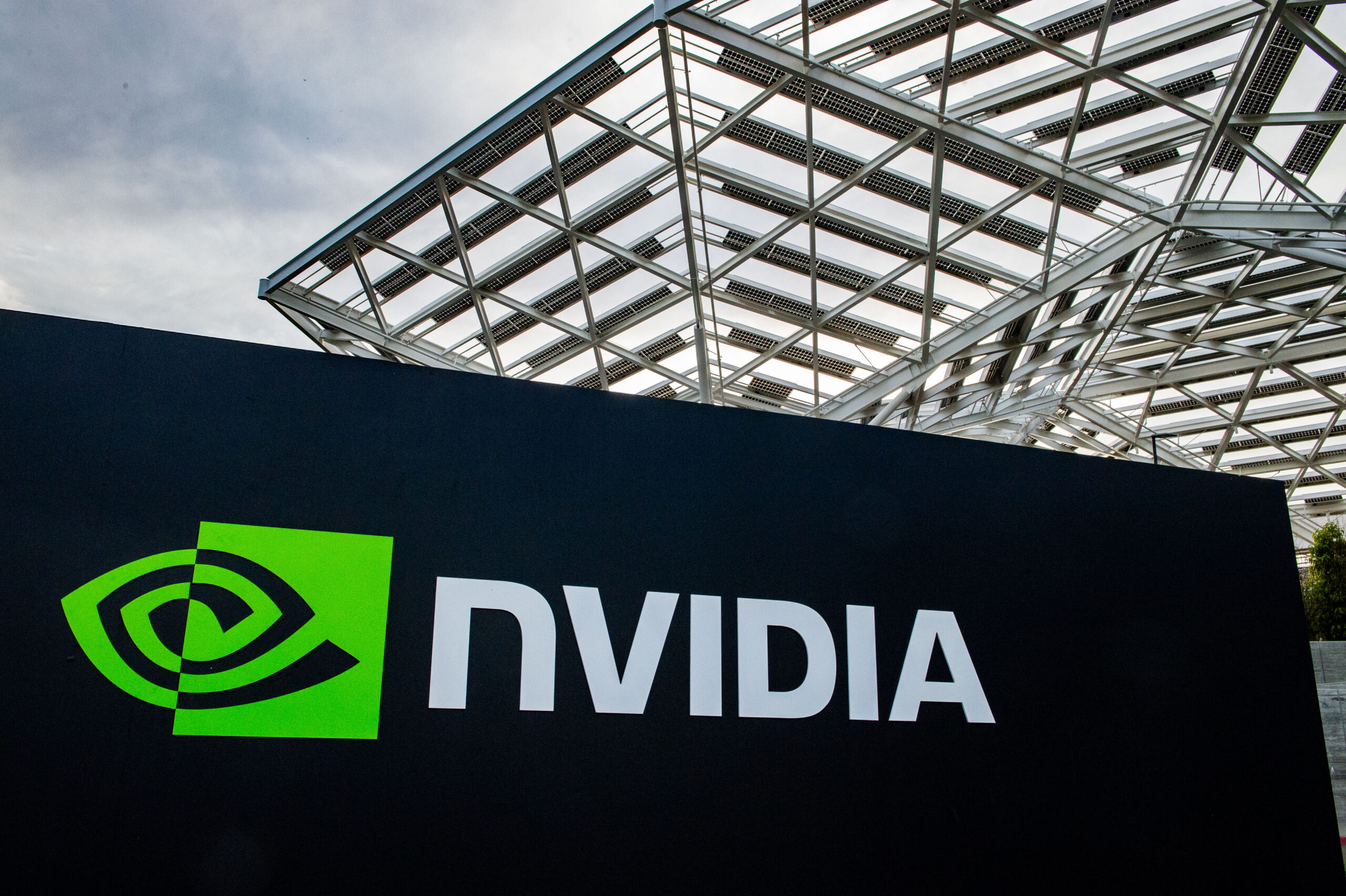 Poza pentru articolul Nvidia recunoaște că pierde teren în China. Huawei profită de restricțiile impuse de SUA