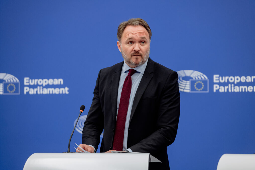 Comisia Europeană cere cetățenilor să lucreze de acasă și să reducă deplasările, pe fondul crizei petrolului