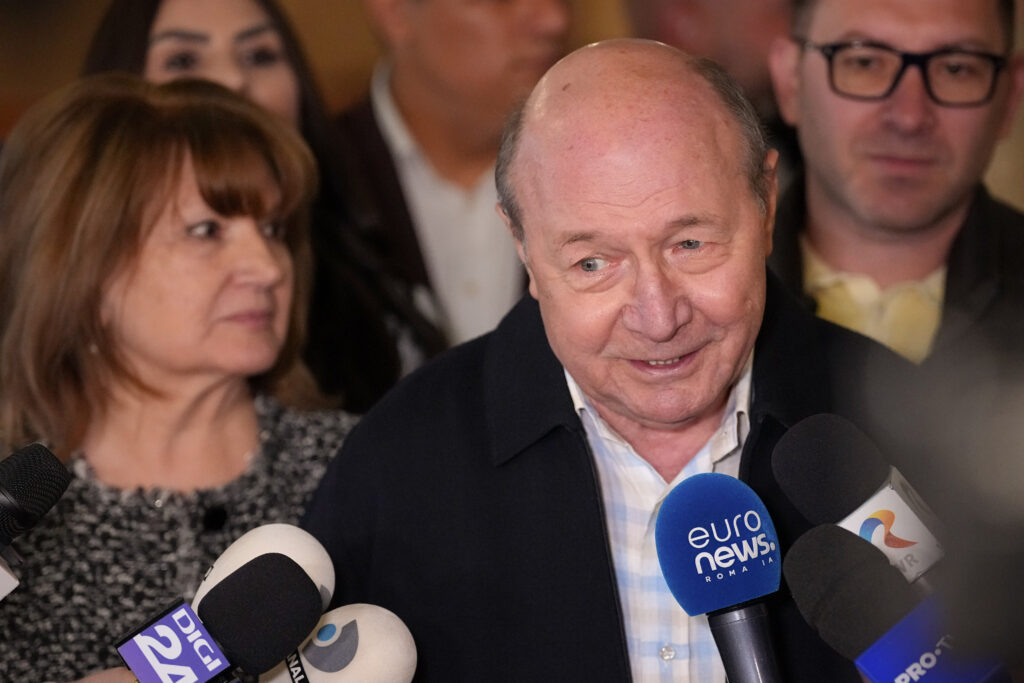 Traian Băsescu îl critică dur pe Trump: Acest președinte a depreciat prestigiul Statelor Unite. E mai rău decât Putin