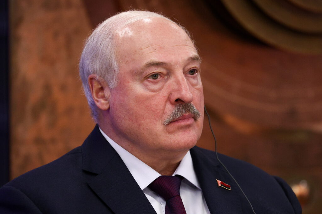 Președintele Belarusului, Aleksandr Lukașenko, începe prima sa vizită oficială în Coreea de Nord