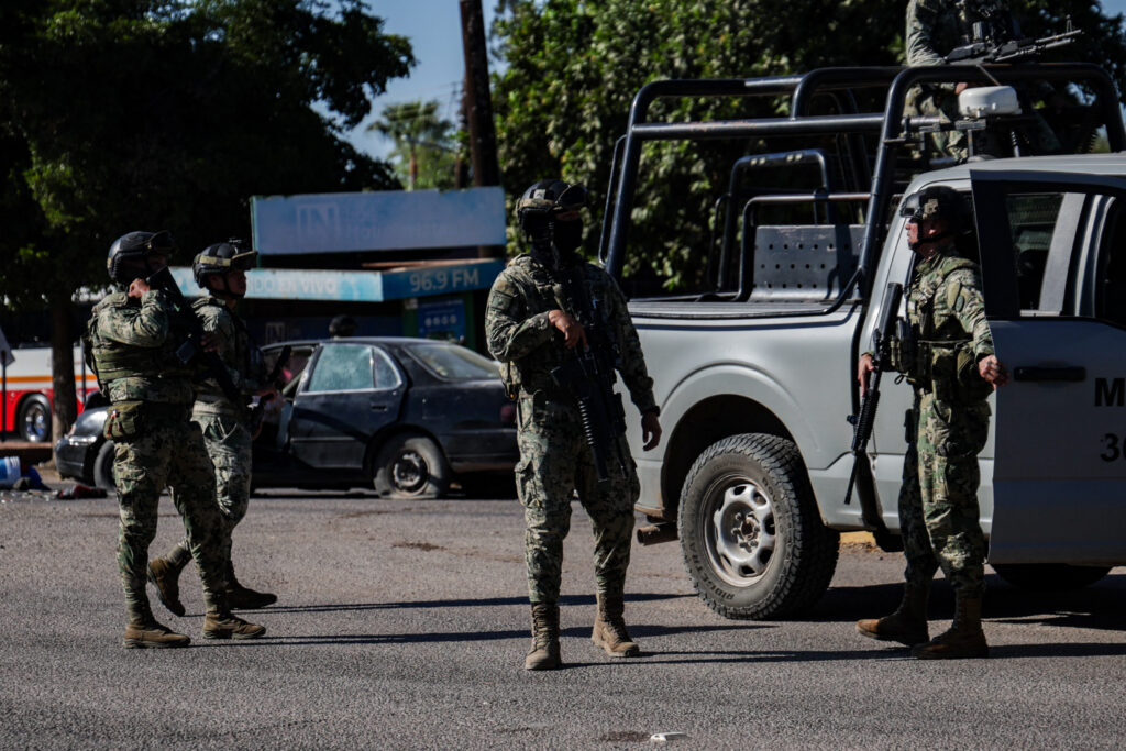 Armata mexicană anunță că 11 persoane au fost ucise într-un raid împotriva liderului cartelului Sinaloa