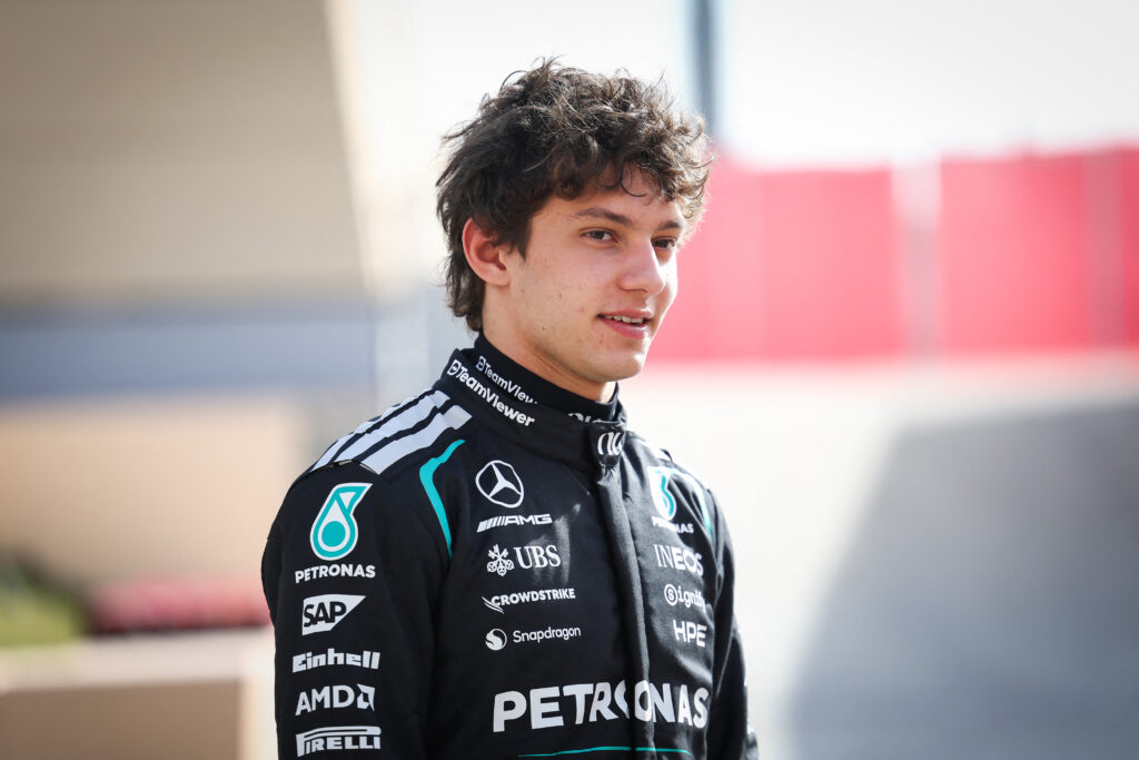 Kimi Antonelli pleacă din pole position în China. Mercedes a ocupat prima linie a grilei