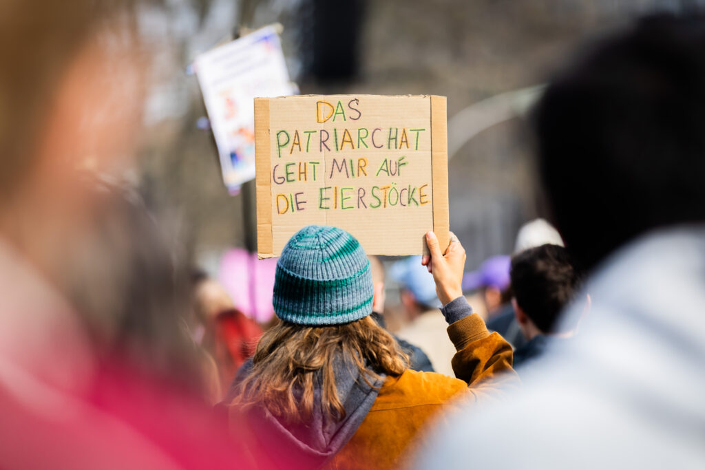 Proteste în marile orașe europene de Ziua Femeii. Manifestanții cer încetarea inegalității și a violenței de gen