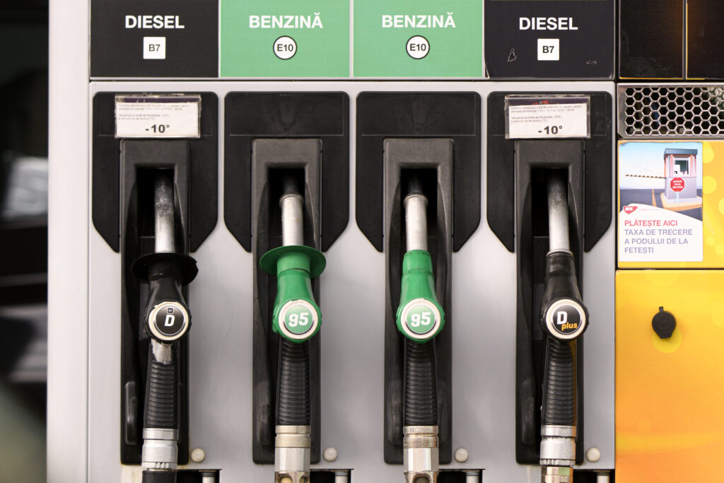 Reacția PNL, după ce PSD a cerut reducerea accizelor la carburanți: „România traversează o perioadă dificilă”