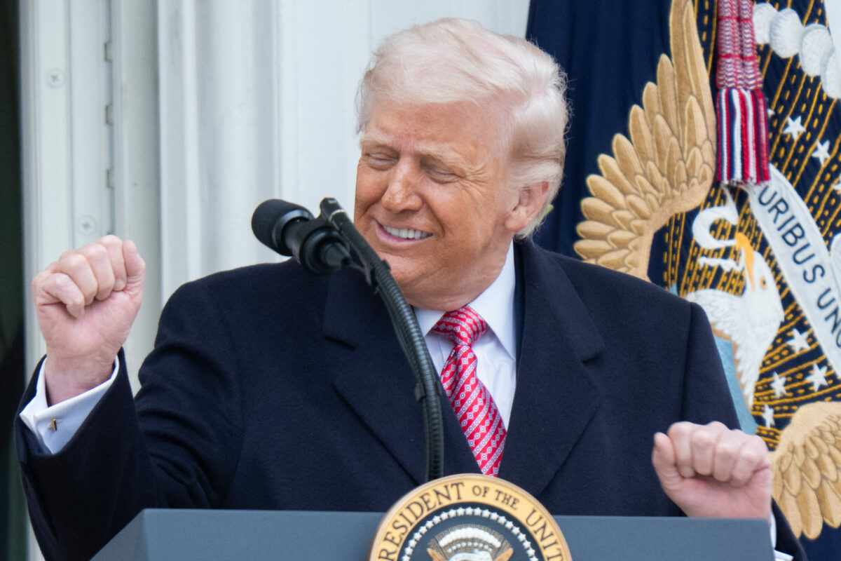 Poza pentru articolul Avionul Boeing 747 oferit lui Donald Trump, care urmează să servească drept Air Force One temporar, este operațional