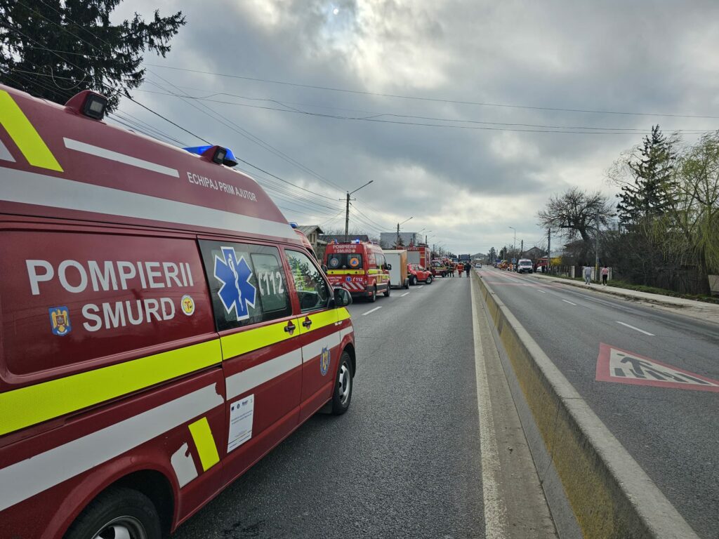 Trafic oprit la Jilava, la intrarea pe A0. Un camion a rămas blocat pe șosea, pe carosabil a curs combustibil