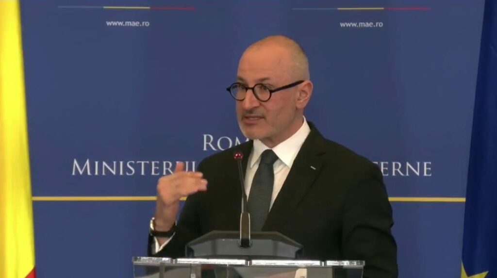 MFA: Romanians can leave countries affected by conflict even with expired documents