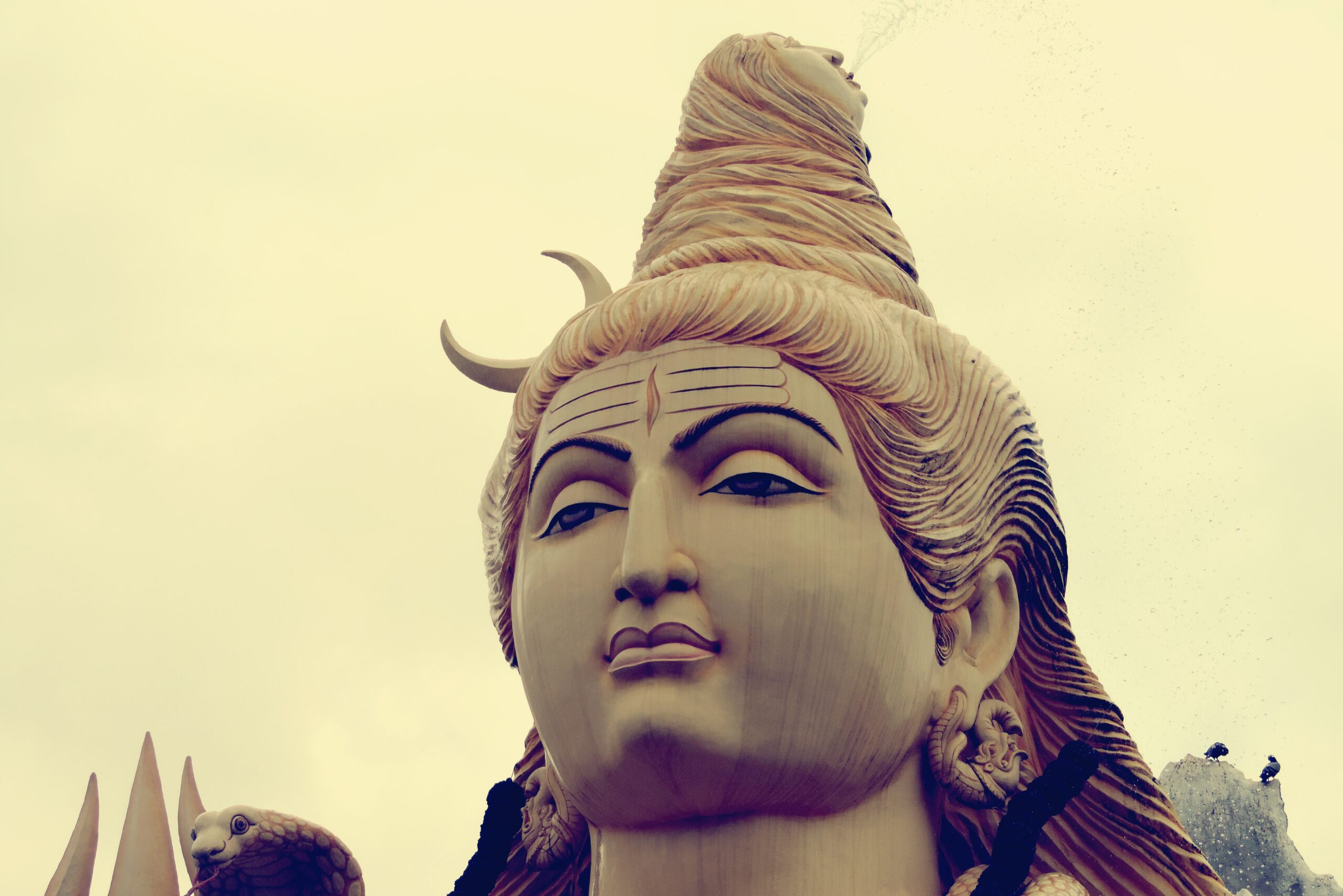 Statuia zeului Shiva restaurată după 10.000 de fragmente