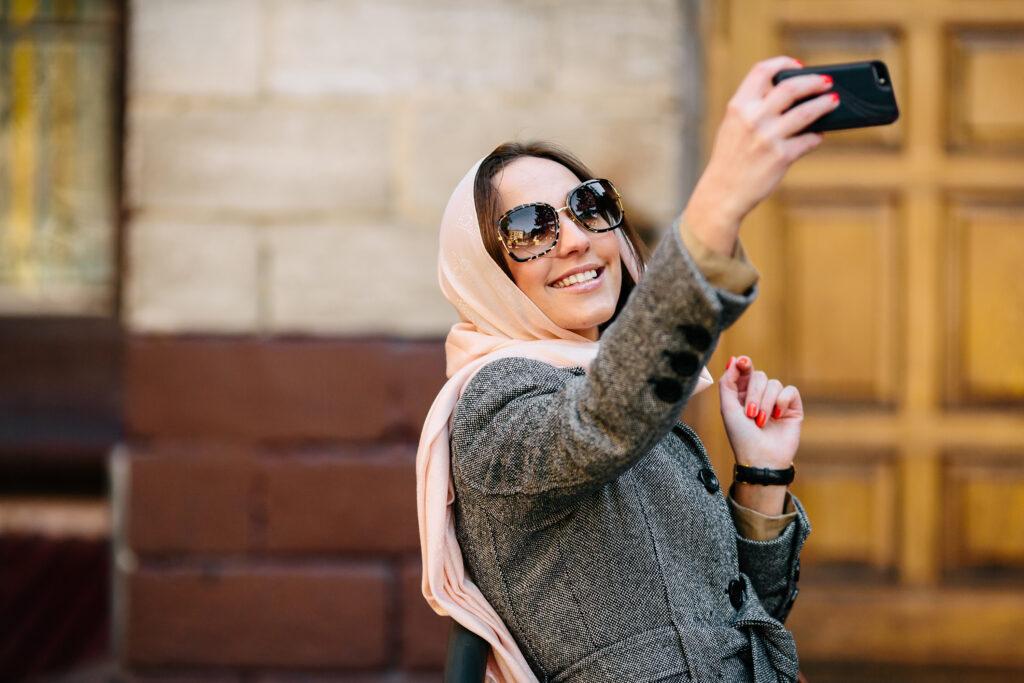 Criza de guru din Dubai după atacurile iraniene: același video, aceeași muzică, același mesaj