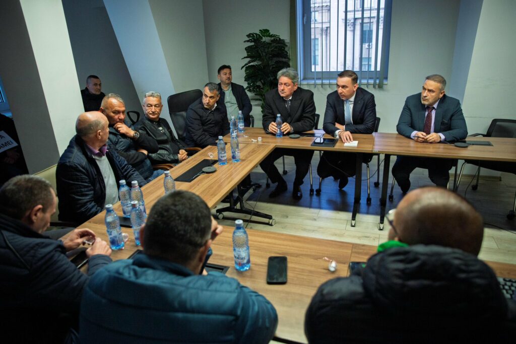 Bogdan Ivan s-a întâlnit cu reprezentanții angajaților Complexului Energetic Oltenia cu contracte pe durată determinată