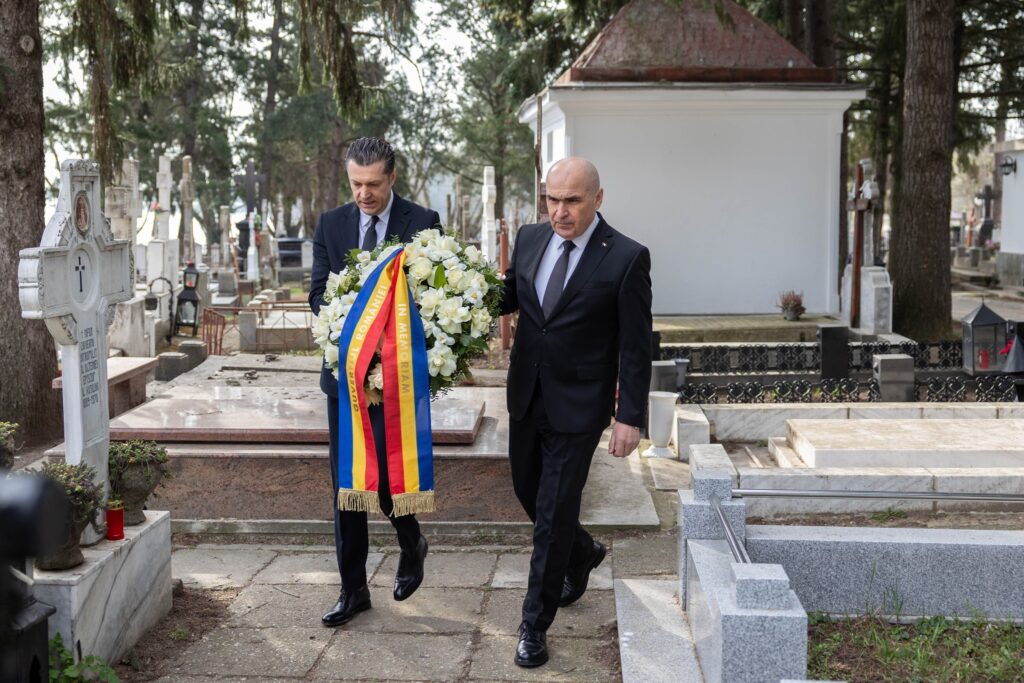 108 ani de la Unirea Basarabiei cu România. Bolojan a depus coroane de flori la Mănăstirea Cernica