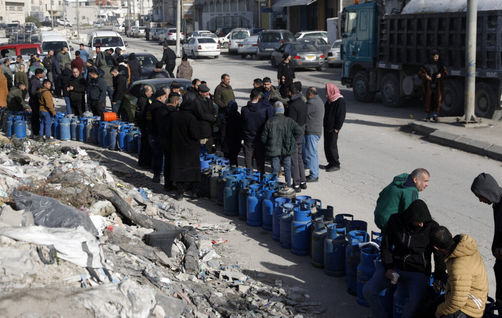 Criza din Orientul Mijlociu: Nepalul vinde acum doar butelii de gaz pe jumătate pline