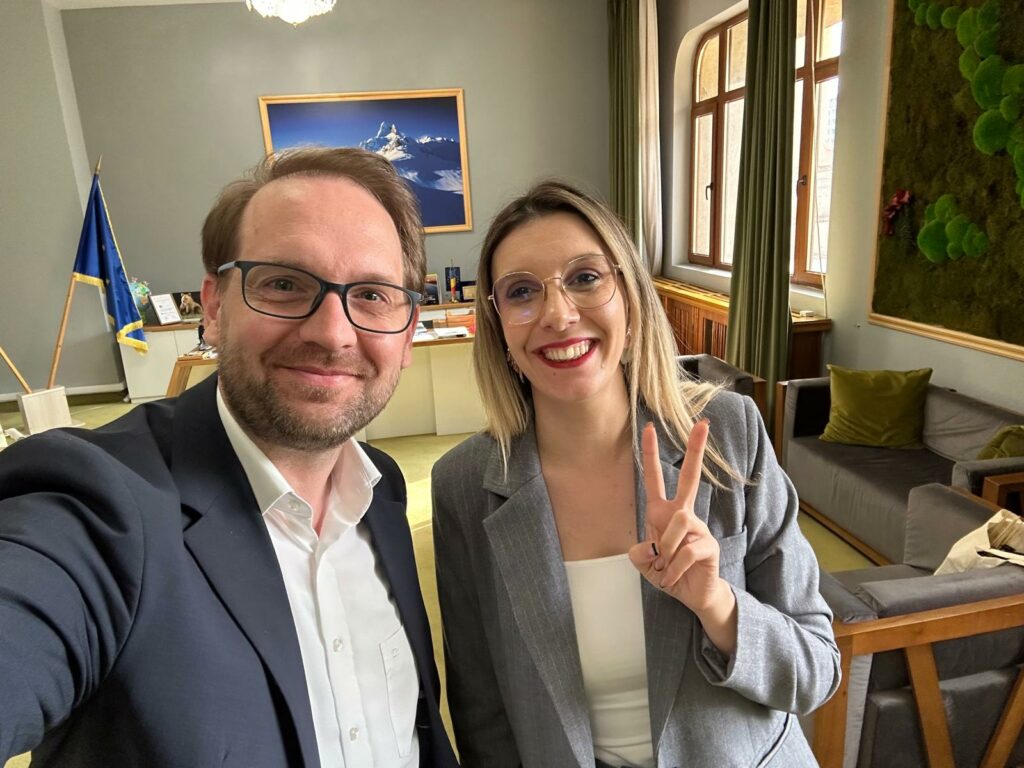 Nouă moțiune împotriva ministrului Mediului, Buzoianu. Fritz: Se dau mari patrioți,dar cine-i crede?