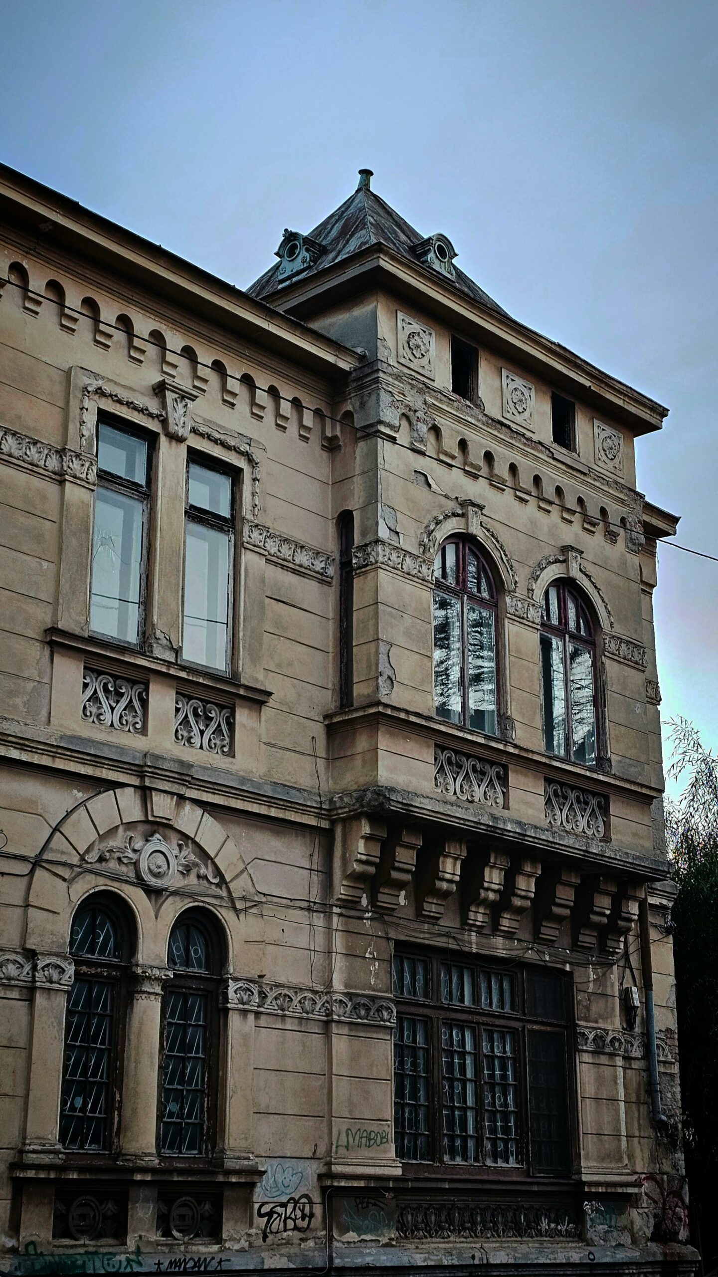 Primăria Capitalei pierde milioane din chirii subevaluate