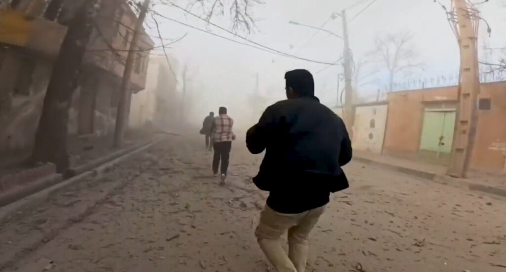 Sute de persoane fug din Iran prin Azerbaidjan din cauza războiului