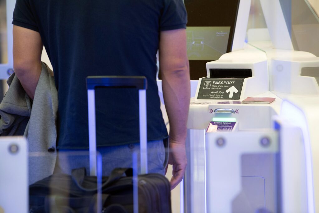 Sfatul unui expert în călătorii. Ce glume și afirmații nu trebuie făcute la controlul pașapoartelor