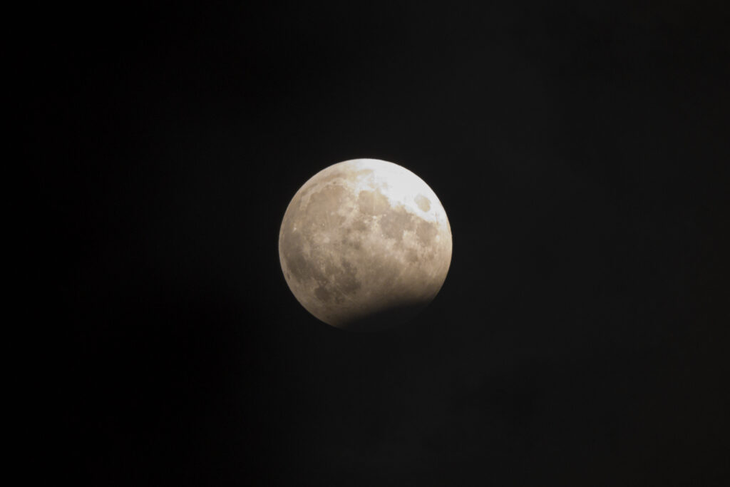 Eclipsă totală de Lună. „Blood moon”, un spectacol astronomic rar