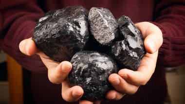 Ministerul Economiei propune anularea închiderii unei mine și unei cariere pentru exploatarea unor materii critice. Încasările ar urma să fie de sute de milioane de euro anual