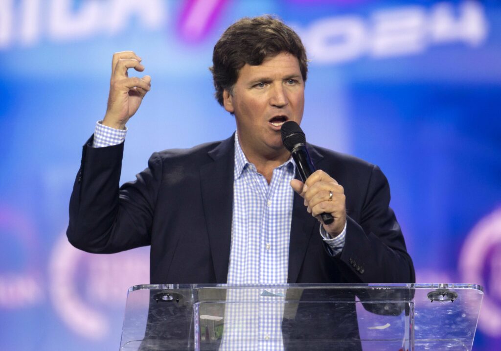 Trump îl exclude pe Tucker Carlson din mișcarea MAGA, după criticile aduse războiului din Iran: „Și-a pierdut calea”