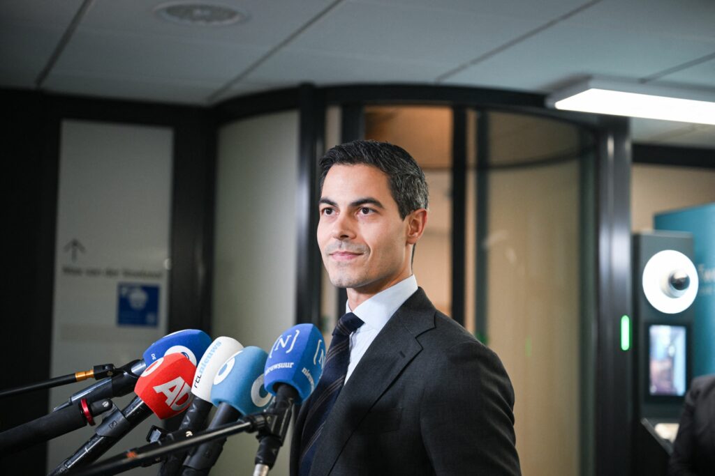 Premierul olandez critică atacurile asupra Iranului și invocă încălcarea dreptului internațional