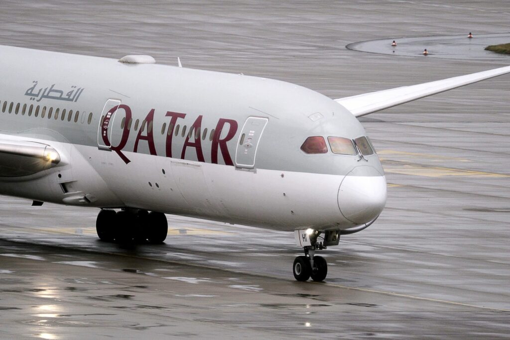 Qatar Airways introduce un program limitat de zboruri către și dinspre Doha. Până când este valabil