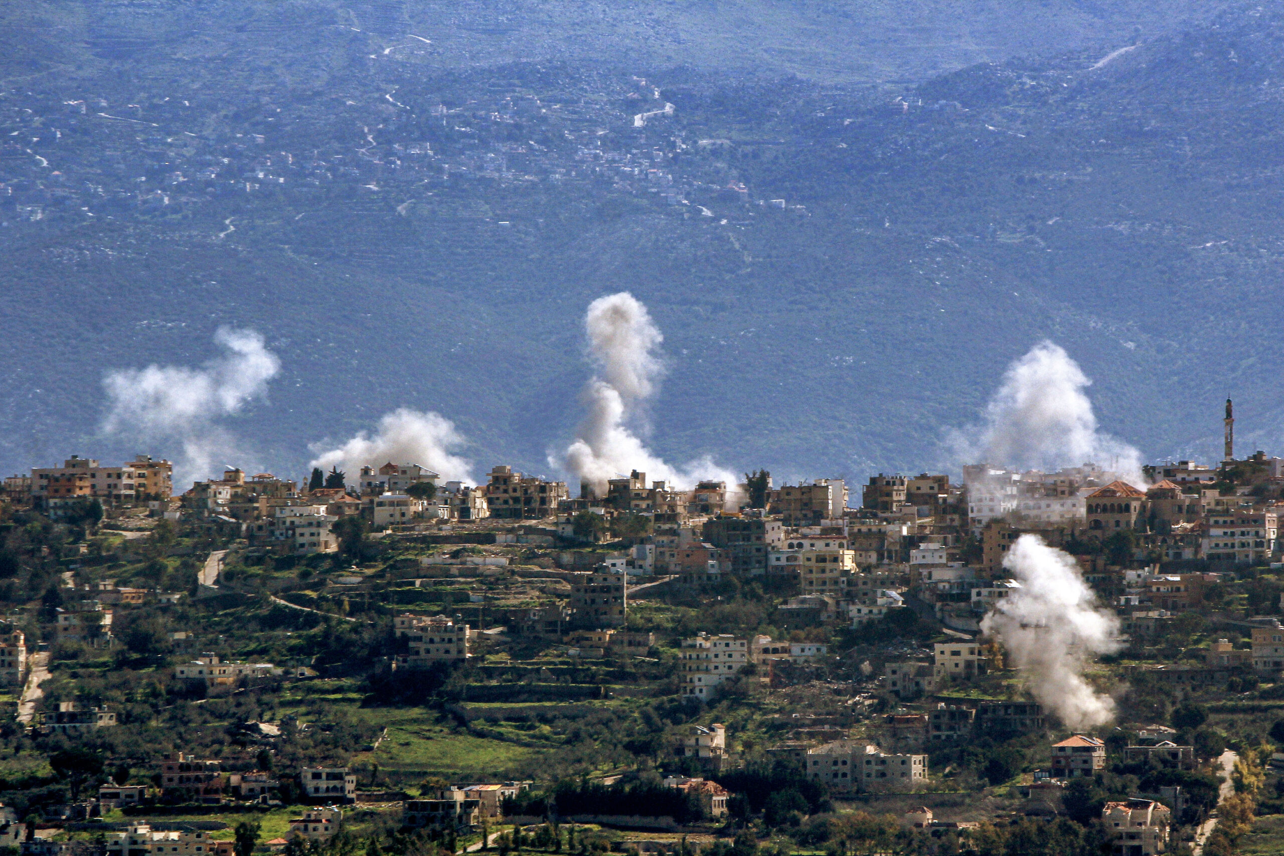 Poza pentru articolul Israel vizează infrastructura civilă și militară a Hezbollah într-o ofensivă extinsă în Liban