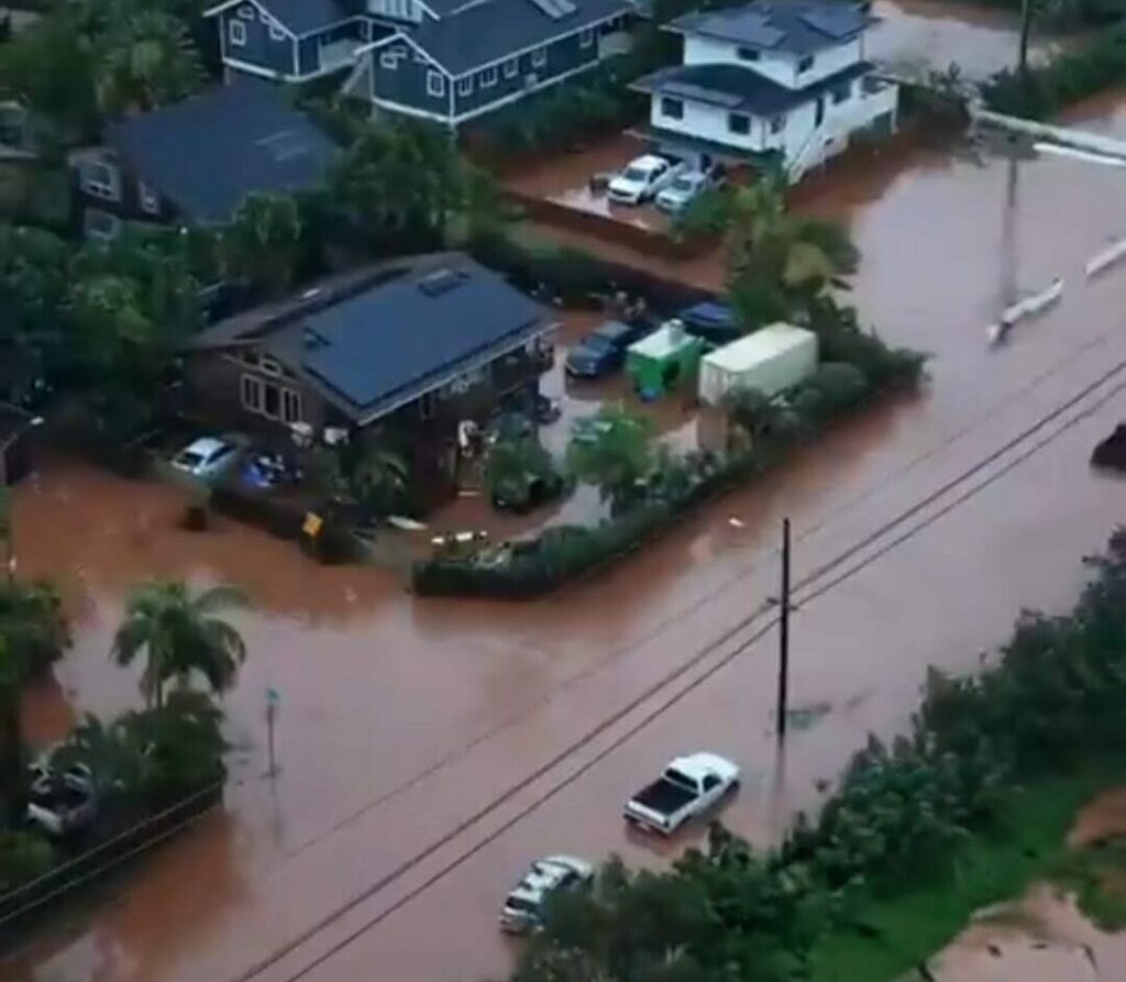 Hawaii, sub ape: cele mai grave inundații din ultimele 20 de ani lasă mii de oameni fără curent