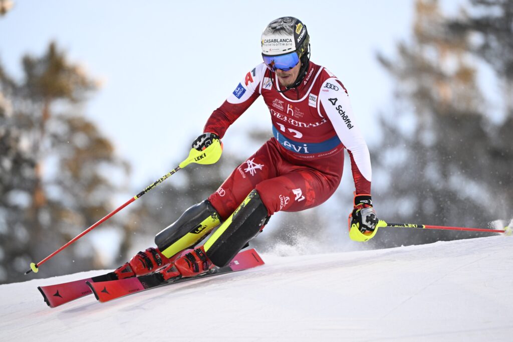 Schiorul austriac Manuel Feller, medaliat la JO 2026, își încheie sezonul. Anunță că va fi supus la două operații