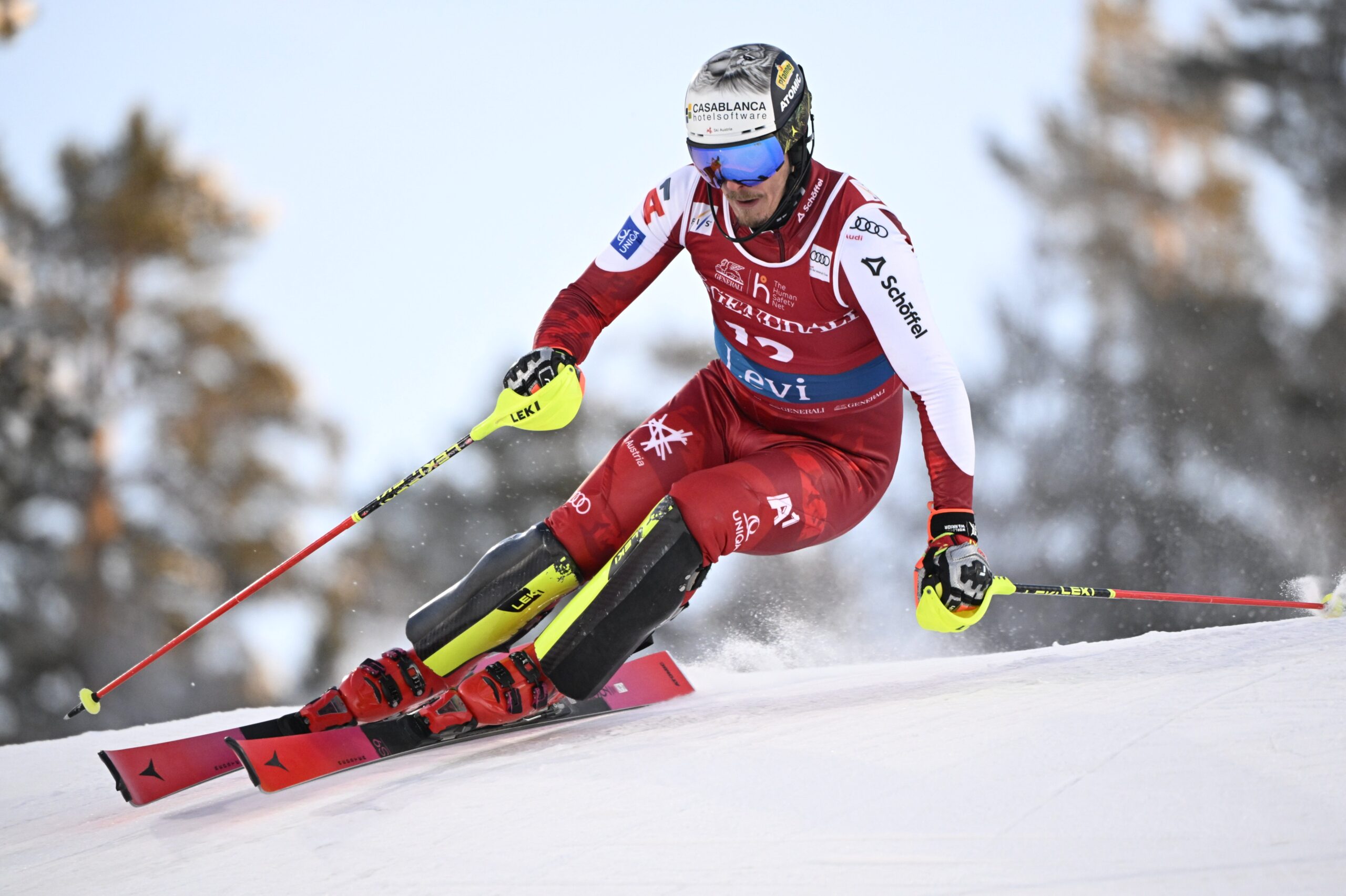 Poza pentru articolul Schiorul austriac Manuel Feller, medaliat la JO 2026, își încheie sezonul. Anunță că va fi supus la două operații