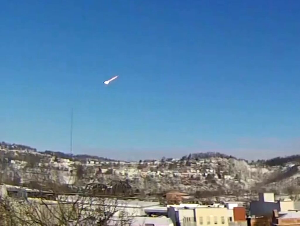 Meteorit de 7 tone, observat pe cerul SUA: explozie puternică și panică în mai multe state