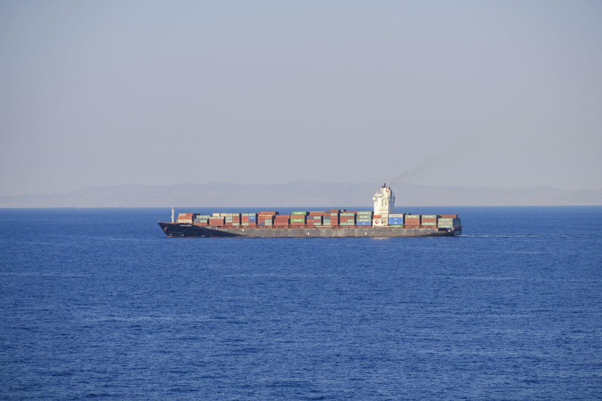Poza pentru articolul UKMTO anunță că o navă cargo a fost lovită de un proiectil necunoscut în apropiere de Qatar
