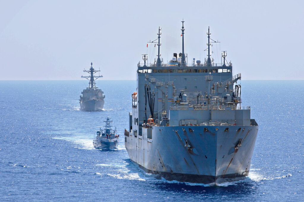 Marea Britanie autorizează interceptarea navelor din „flota fantomă” rusă în apele sale