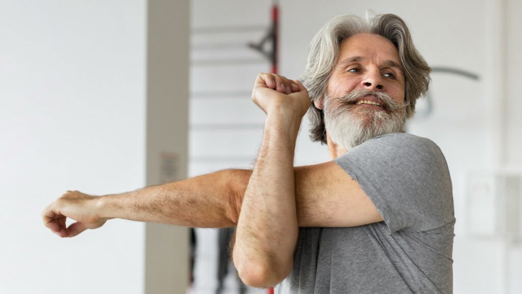 Patru exerciții simple care îți spun cât ai îmbătrânit cu adevărat