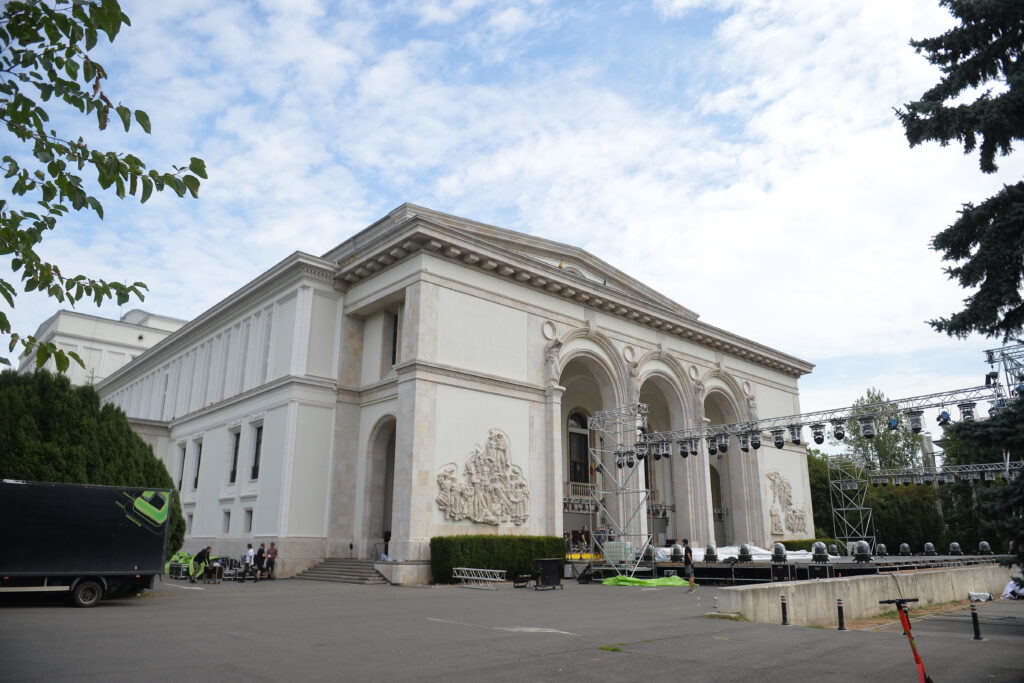 Iubire, intrigi și râsete în ritm de Rossini, spectacolul care cucerește Bucureștiul – ”Bărbierul din Sevilla” pe scena Operei Naționale București