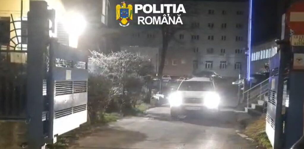 Furt de motorină din utilajele folosite la modernizarea unui tronson de cale ferată din Brașov. 25 de persoane, la audieri