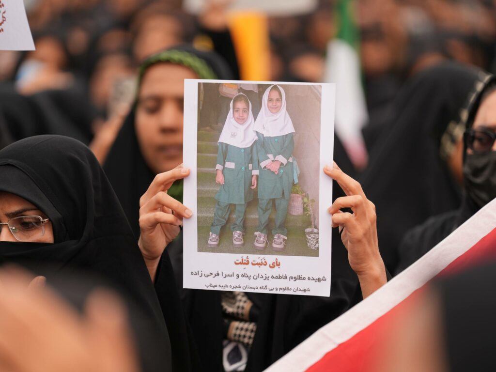 ONU: Bombardamentul de la școala de fete din Iran ar putea fi considerat crimă de război