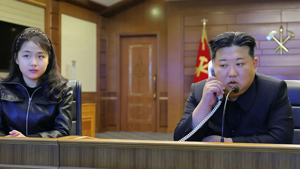 Kim Jong Un testează lansări de rachete balistice alături de fiica sa, potențial succesor