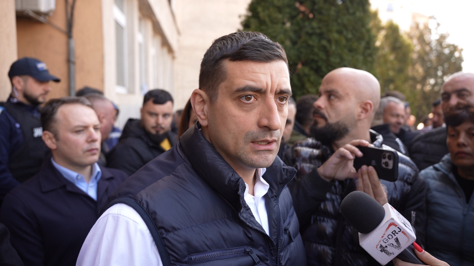 George Simion solicită suspendarea lui Nicușor Dan