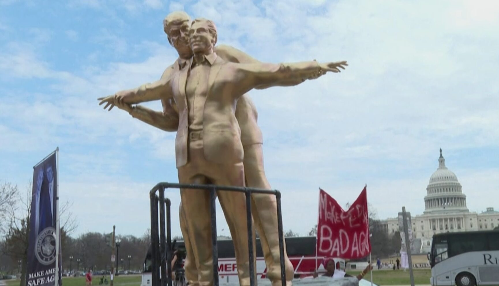 Statuie Trump-Epstein la Capitoliu
