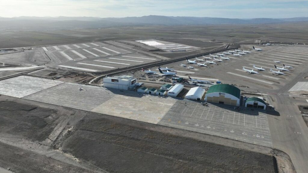 Războiul din Iran a transformat un aeroport uitat din Spania în adăpost pentru giganții cerului