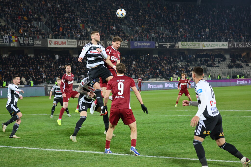 Universitatea Cluj învinge CFR în Derbiul Clujului și ajunge pe locul 2 în Superliga, la un punct de lider, după etapa întâi din play-off