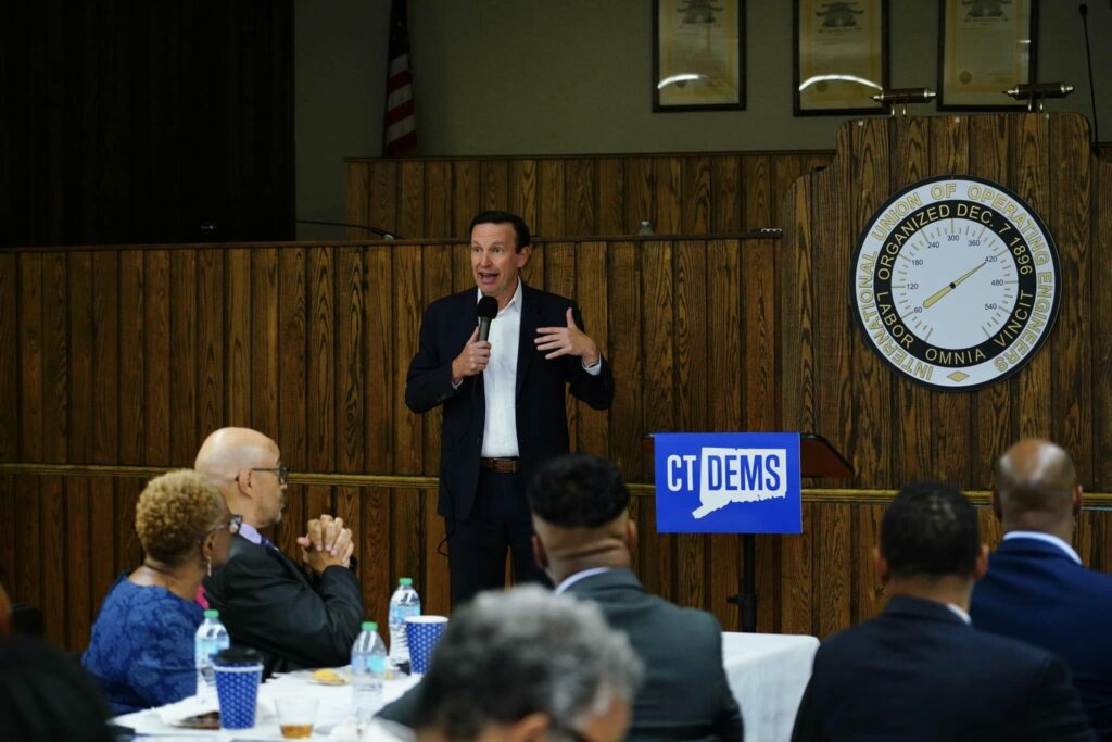 Un senator american avertizează: Fiți atenți atunci când președintele vostru promite să comită crime de război