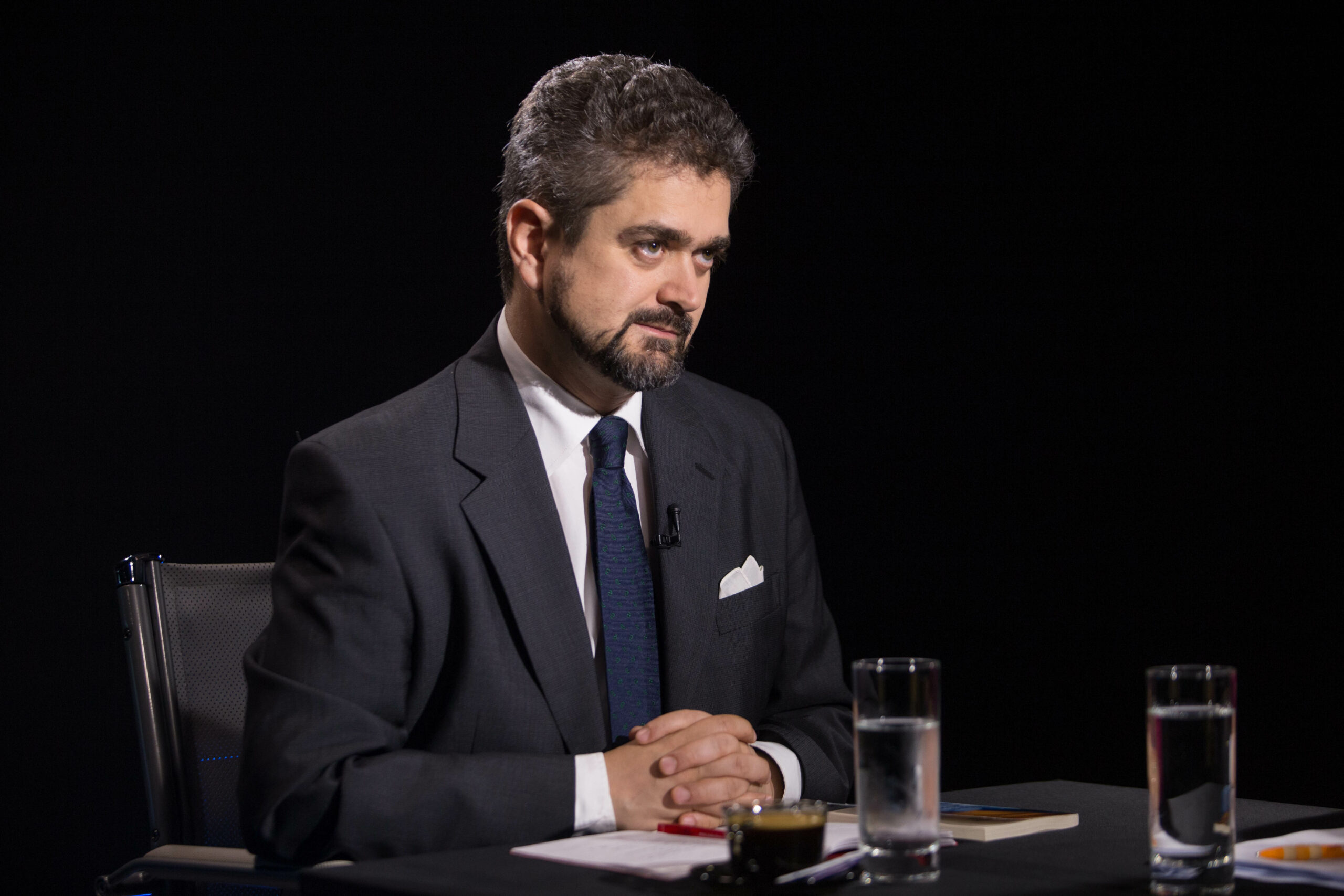 Criza politică de la București: Guvernul Bolojan în pericol