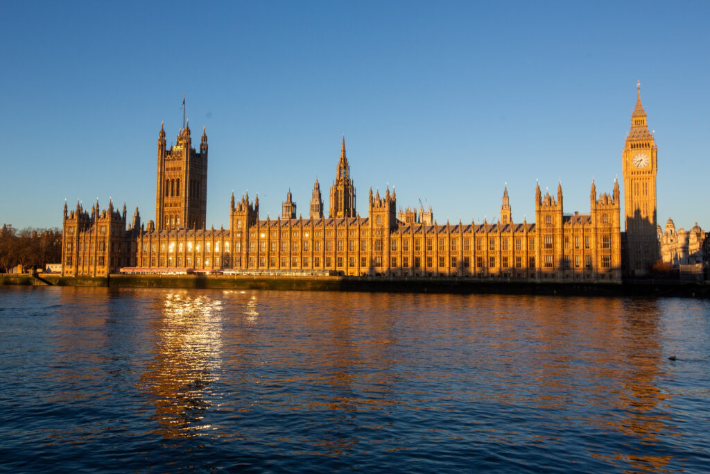 Marea Britanie abordează „urgența” antisemitismului, în urma atacului de miercuri la Londra