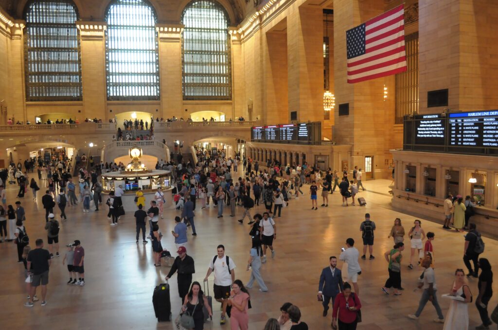 Atacul armat de la Cina Corespondenților ridică îngrijorări asupra securității trenurilor