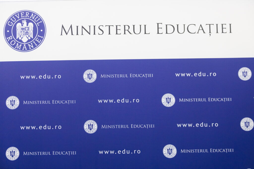 Nou set de programe școlare pentru elevii de liceu, aprobat de Ministerul Educației