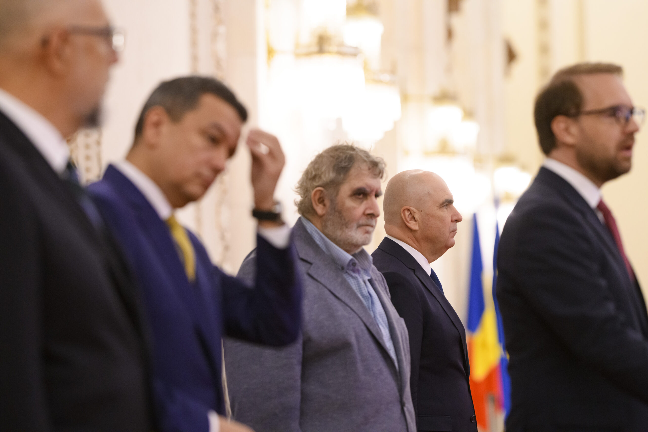 A început consultarea PSD. Social-democrații votează retragerea sprijinului pentru premierul Bolojan.