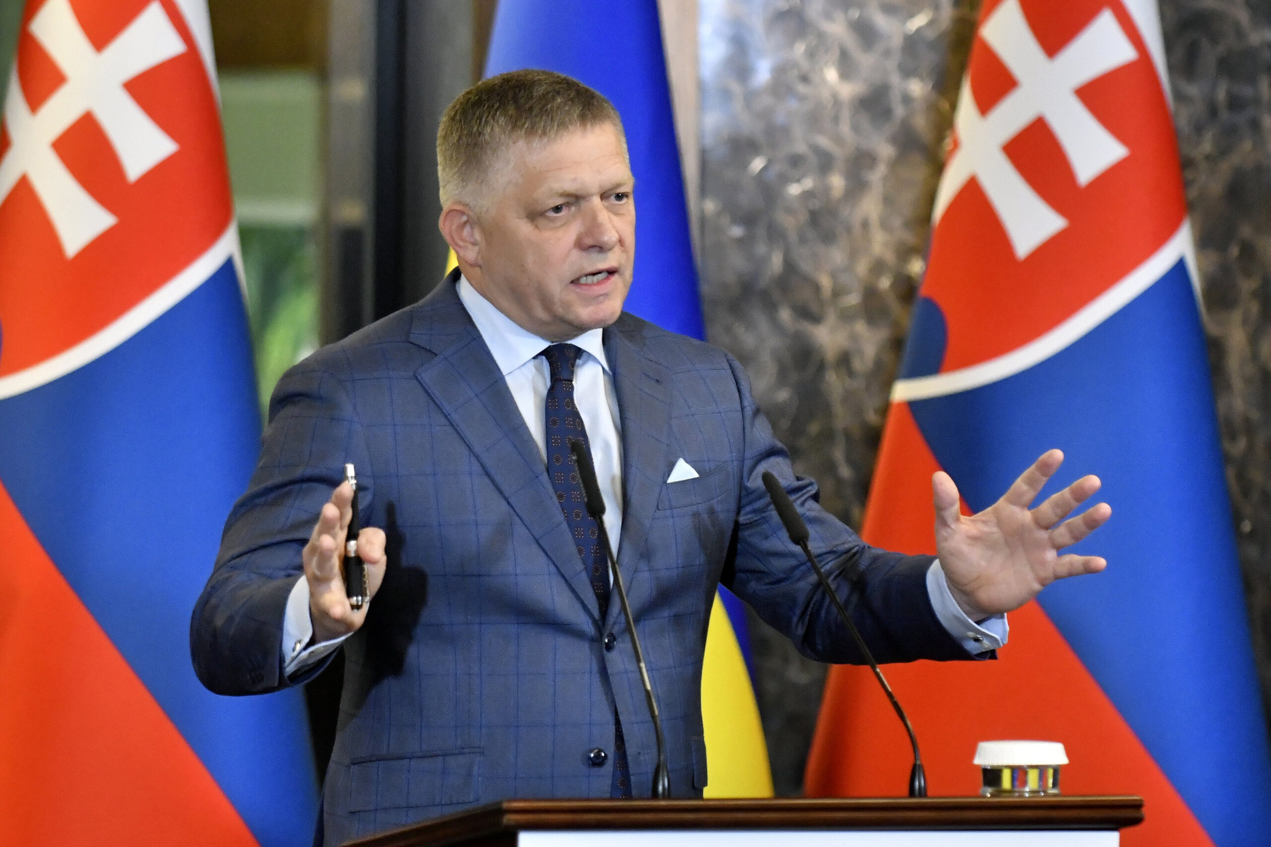 Zborul lui Robert Fico spre Moscova divide Europa